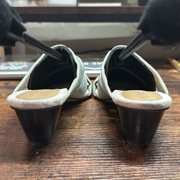 DONALD J PLINER Met Silver HAIA Mesh Elastic Open Toe Mules Sandals Size 8 - Picture 3 of 9